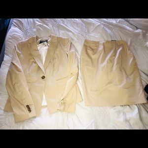 Ann Taylor suit jacket and skirt set size 4